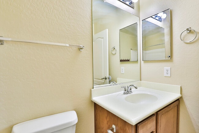 Building Photo - 1852 S Seton Ave