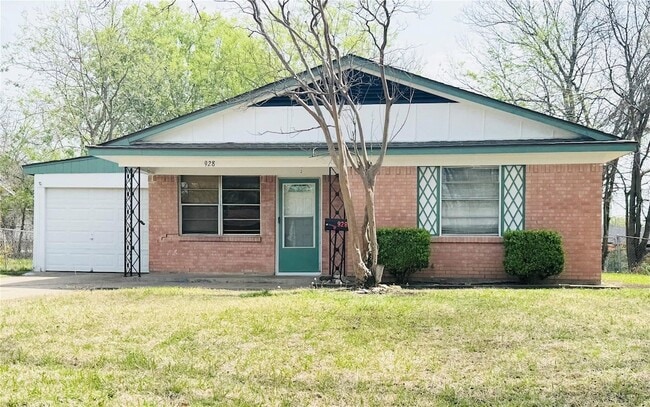 Primary Photo - 928 Caladium Dr