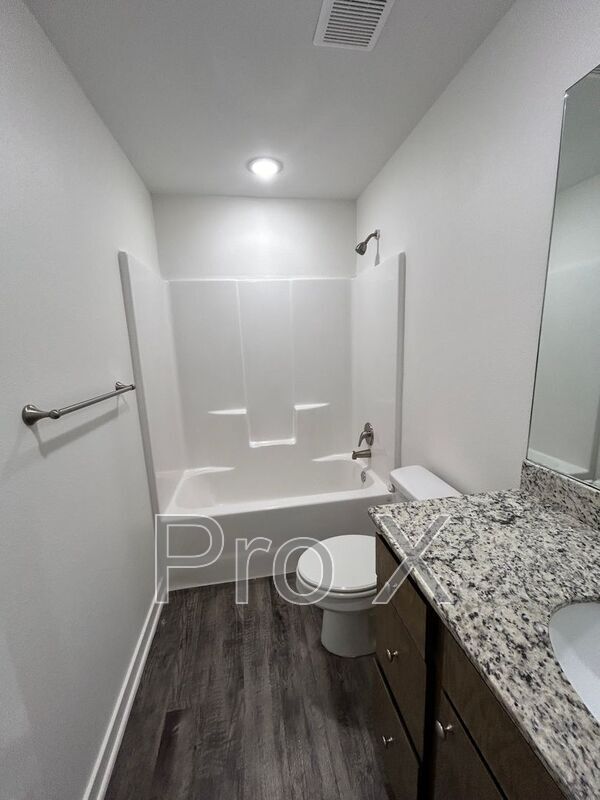 Building Photo - 636 Hidden Springs Dr