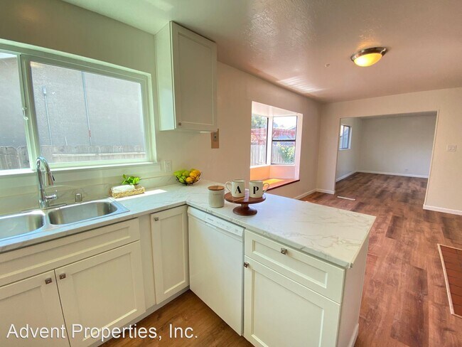 Building Photo - 3 br, 2 bath House - 24517 Townsend Ave.