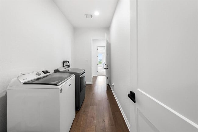 Building Photo - 2612 War Wagon Way