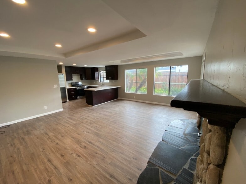 Building Photo - 1806 Soto St