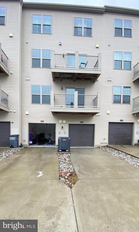 Building Photo - 14823 Chrysler Ct