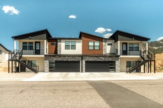 Building Photo - Private Bedroom with Private Bathroom – Fully Furnished & Move In Ready