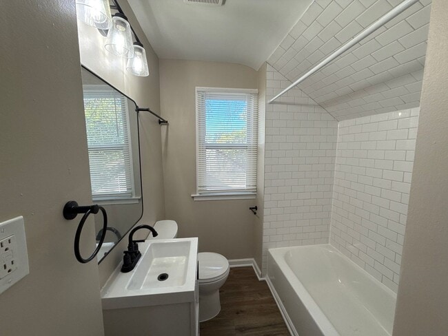 Building Photo - Freshly Renovated 5-Bedroom Home – Quality...