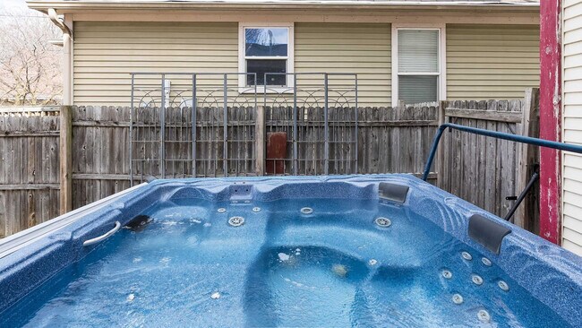 Building Photo - 2318 N New Jersey St