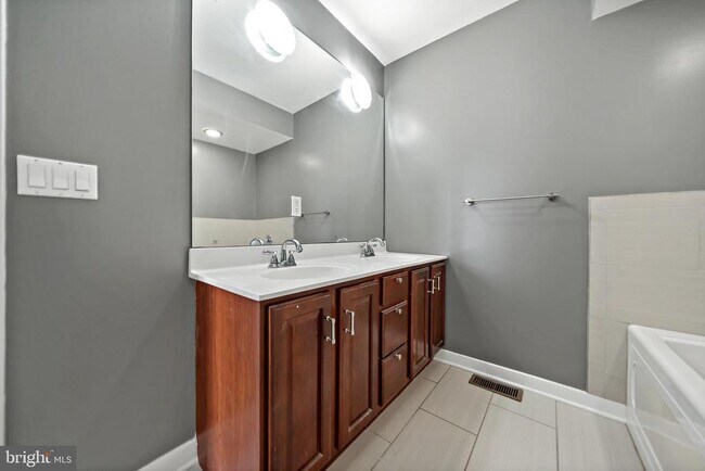 Building Photo - 4041 Cresson St