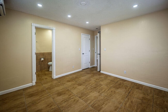 Building Photo - 750 SW 2nd St