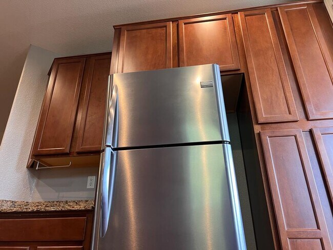 Building Photo - 427 Anchor Ln