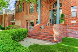 Building Photo - 1706 Country Squire Dr