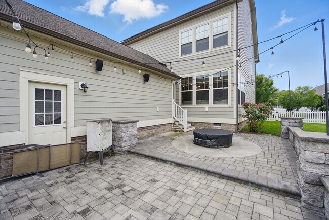 Building Photo - 605 Robert Frost Rd