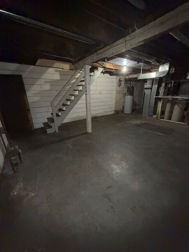 Building Photo - NSP-139/141 6th St NW