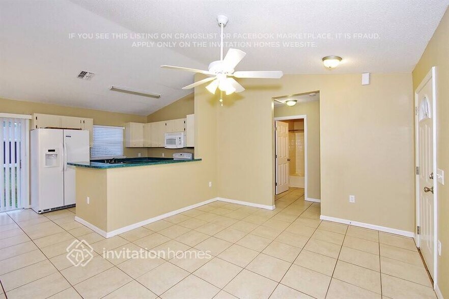 Building Photo - 711 Hawk Ln