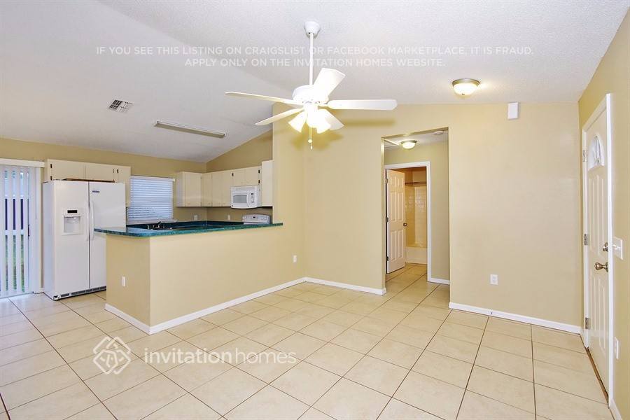 Building Photo - 711 Hawk Ln