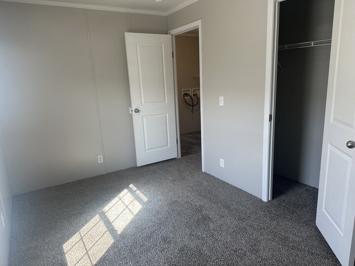 Building Photo - 38041 Chilver Ave