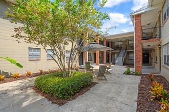 Building Photo - Island Villas