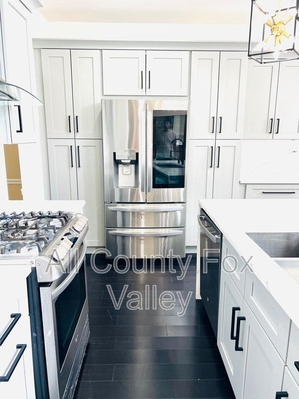 Building Photo - 2080 Mark Cir