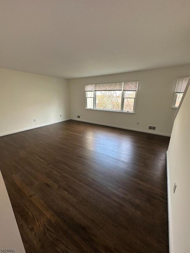 Building Photo - 6 Magnolia Ct