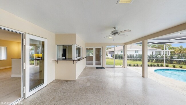 Building Photo - 221 Sudbury Dr