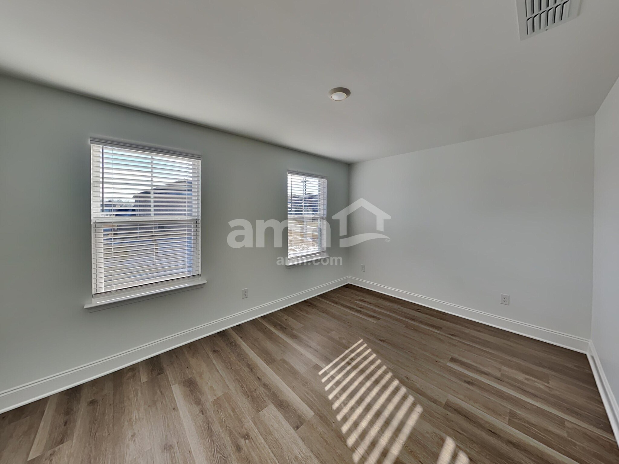 Building Photo - 103 Broadmoor Dr