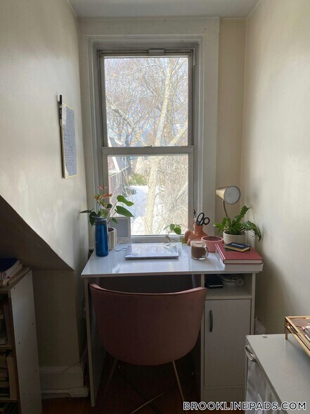 Building Photo - 216 Freeman St