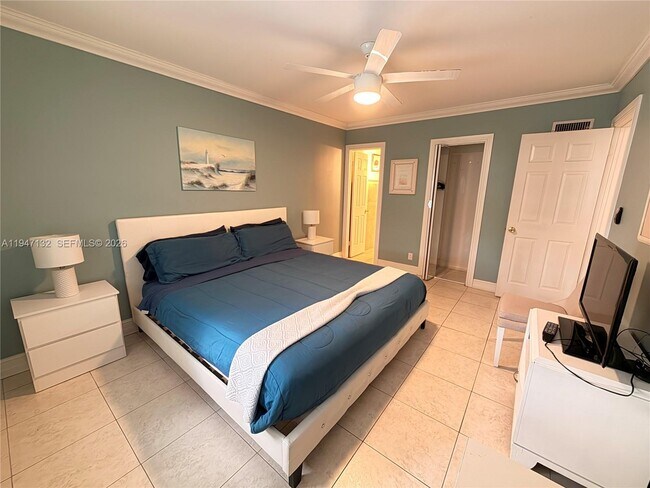 Building Photo - 1520 McKinley St