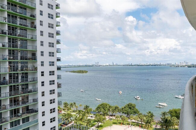 Building Photo - 1750 N Bayshore Dr