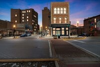 Building Photo - 6 E Downer Pl