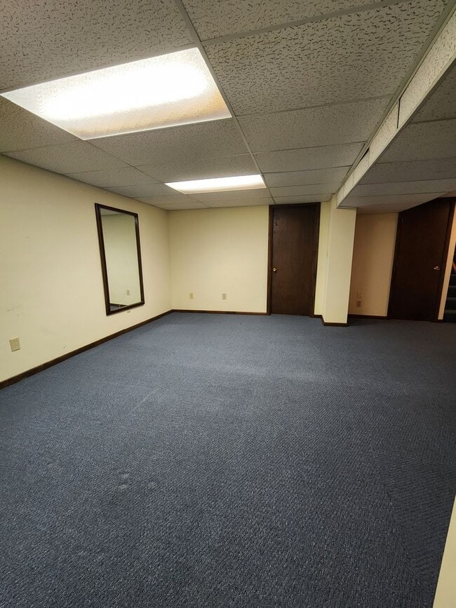 Building Photo - Spacious 3 Bedroom 3 Bathroom Home For Ren...