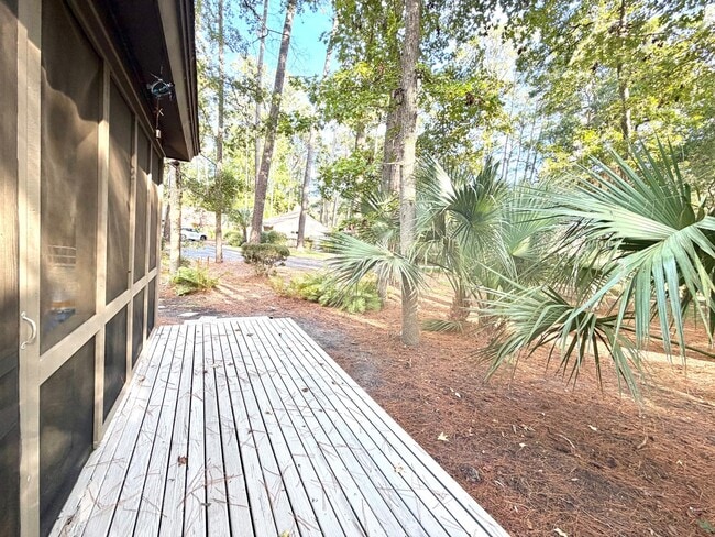 Building Photo - 4 Fernwood Trail
