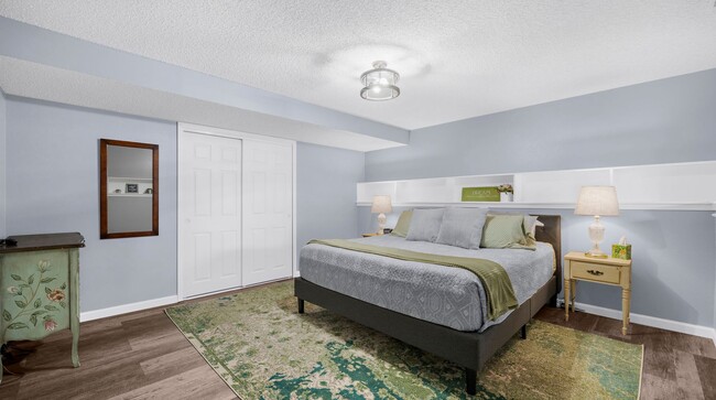 Building Photo - 15390 Paddington Cir