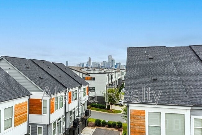 Building Photo - 2123 Bryant Park Dr