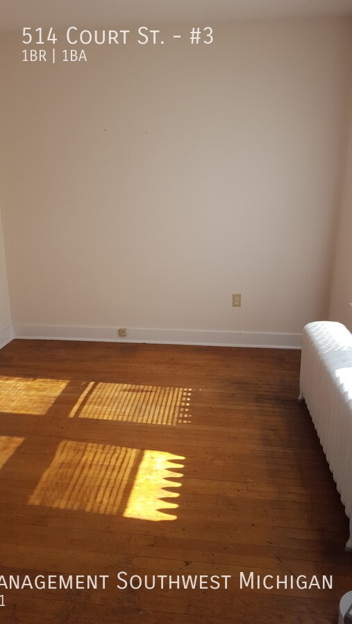 Building Photo - 514 Court St