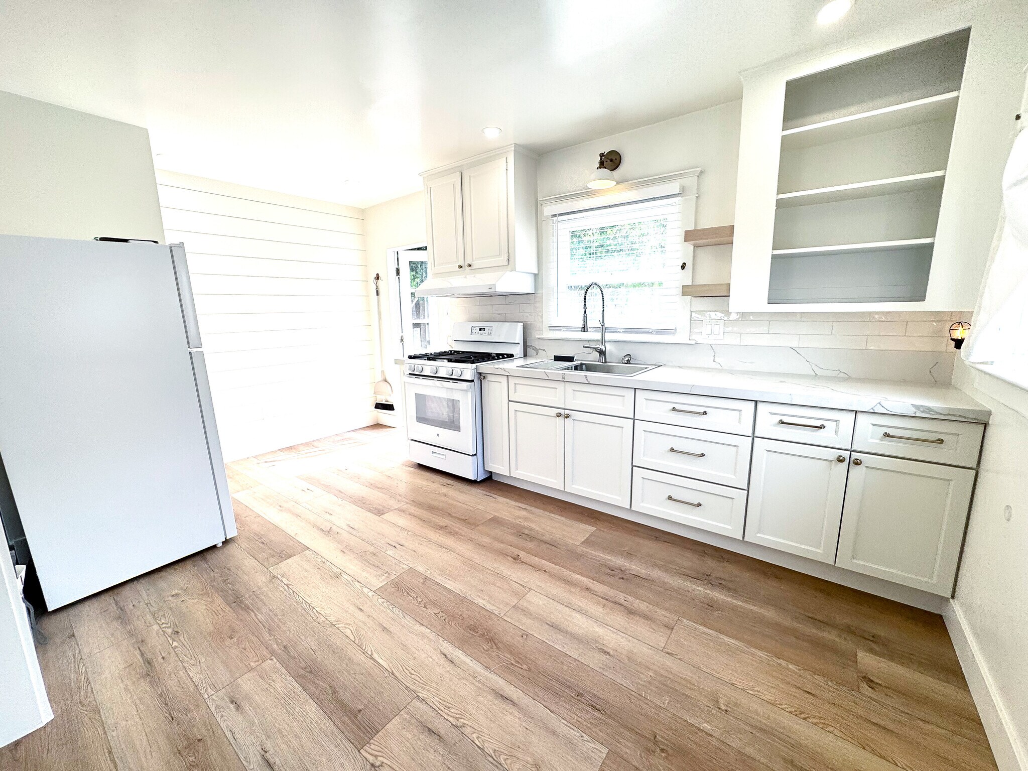 Building Photo - 108 Beryl St