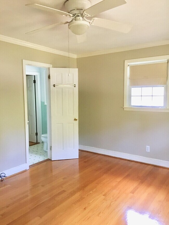Building Photo - Forest Acres