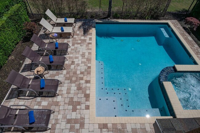 Building Photo - 909 Desert Mountain Ct
