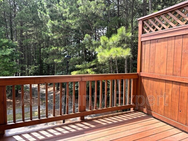 Building Photo - 1529 Huntwood Ct