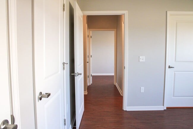 Building Photo - 3201 Redhawk St