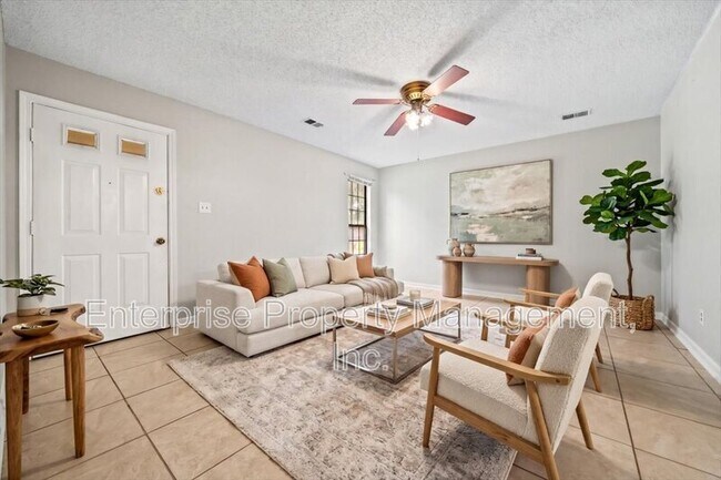 Building Photo - 7103 Tagen Dr