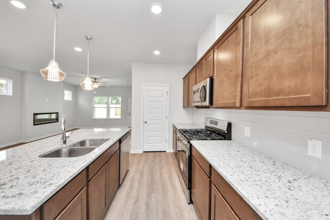 Building Photo - 15523 Foresail Ln