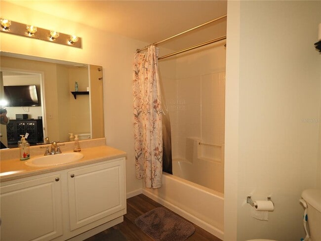 Building Photo - 5655 Bentgrass Dr