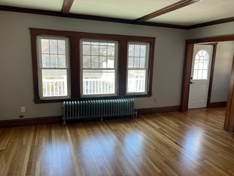 Building Photo - 71 Freeman St