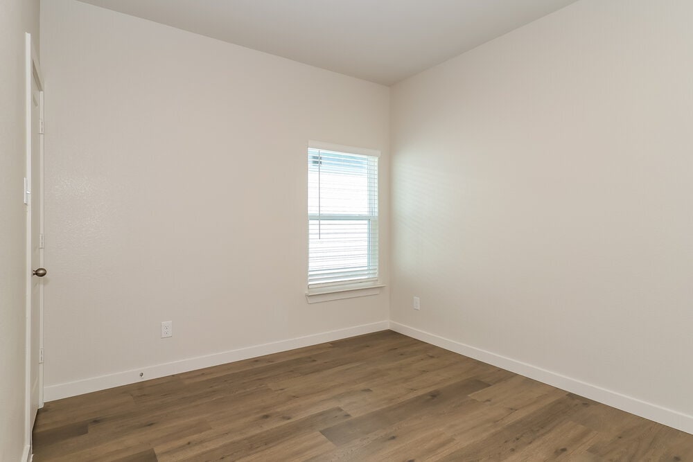 Building Photo - 1505 Woodwinds Dr