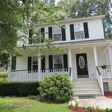 Building Photo - Charming 2-Story, 3BR Cottage Home with Sp...