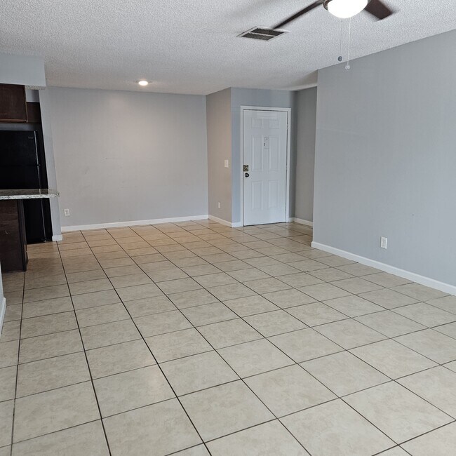 Building Photo - 205 Berry Tree Pl