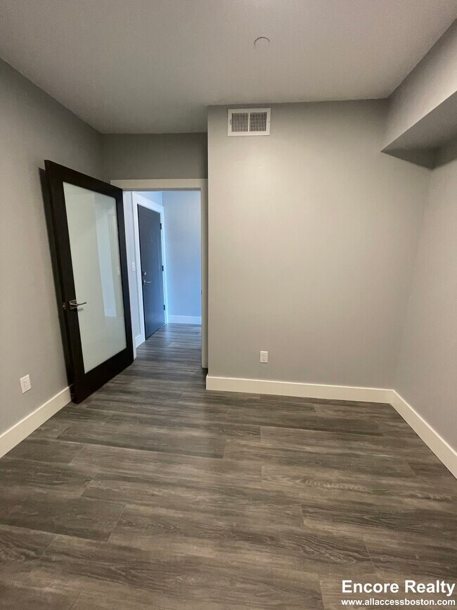 Building Photo - 365 Western Ave