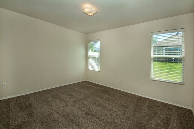 Building Photo - House For Lease in Sherman
