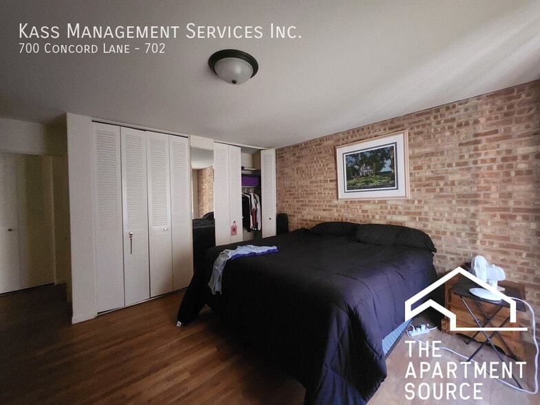 Building Photo - 700 Concord Ln