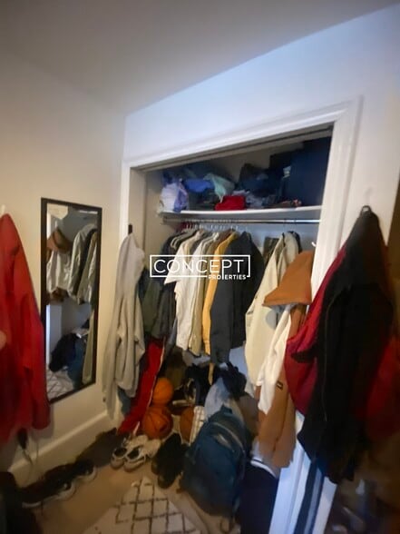 Building Photo - 64 Louis Prang St