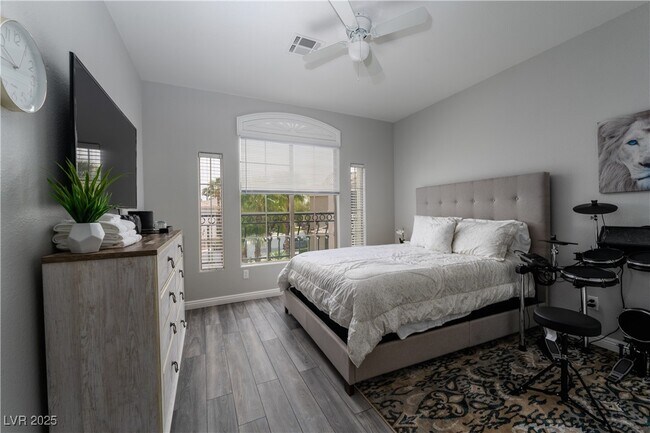 Building Photo - 10725 Bernini Dr